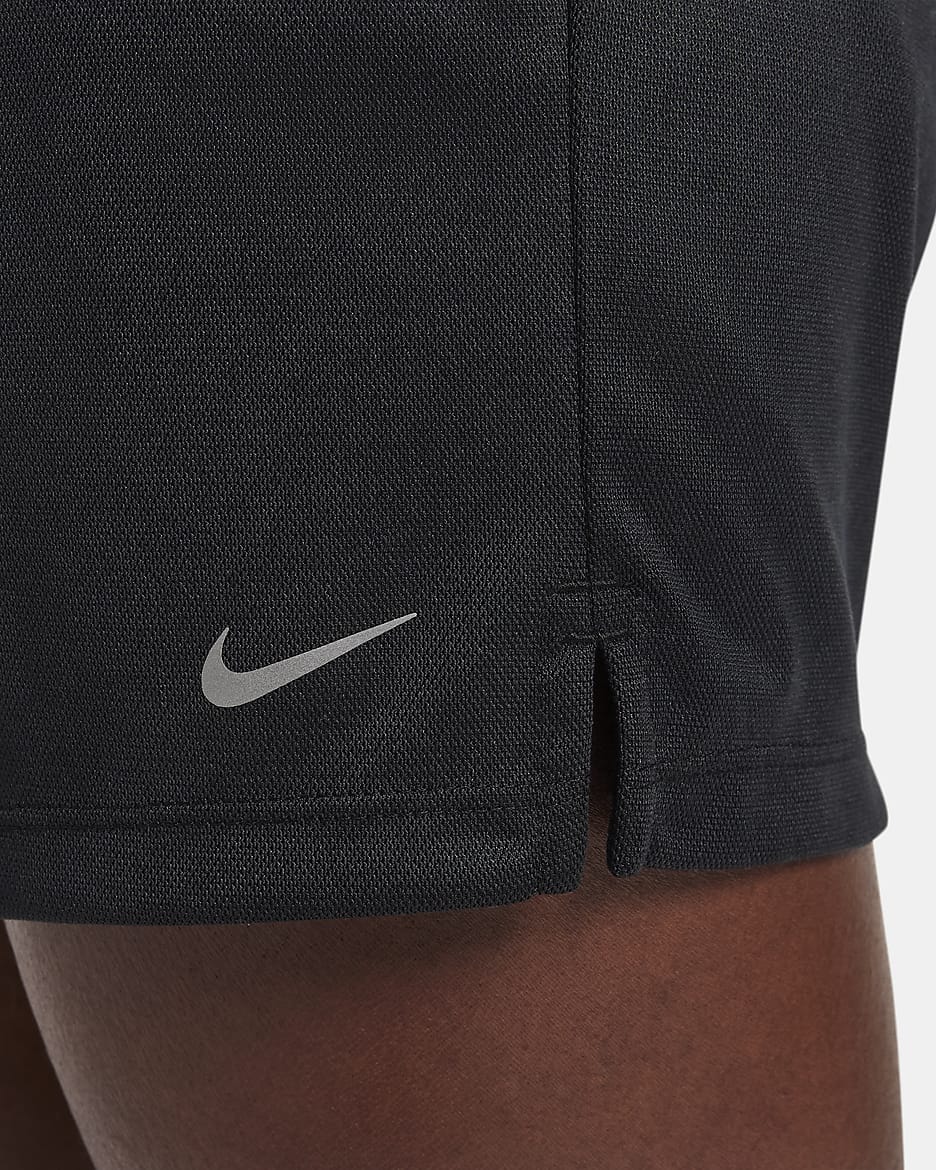 Nike women's attack short fashion hotsell